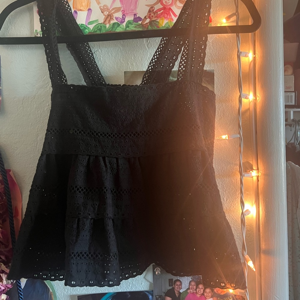 Forever 21 cropped eyelet flowy top